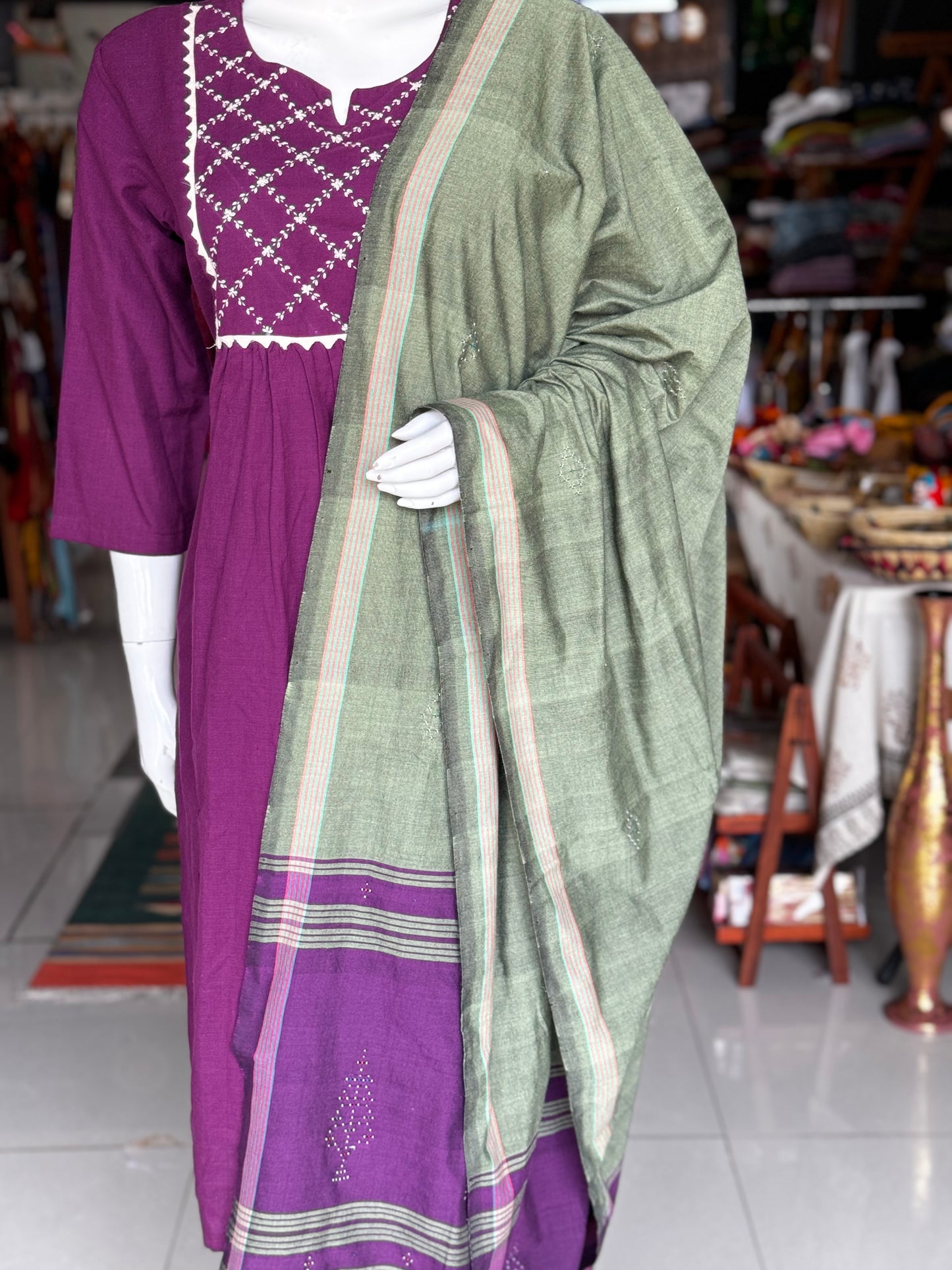 Green and purple deer motif cotton Tangaliya handloom dupatta