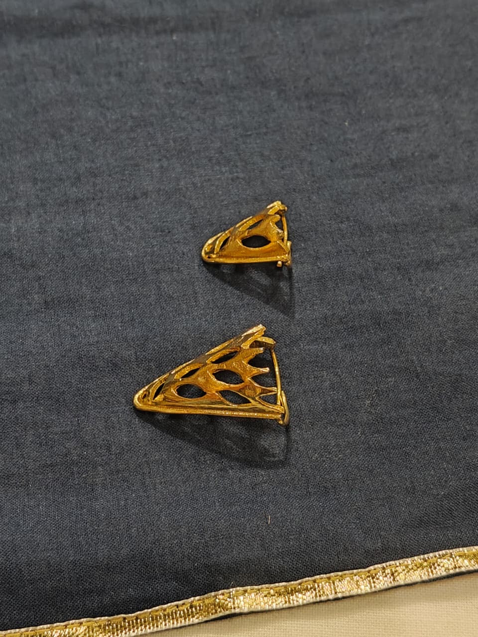 Gold clip on finger nail rings - set of 8 beautiful nail caps