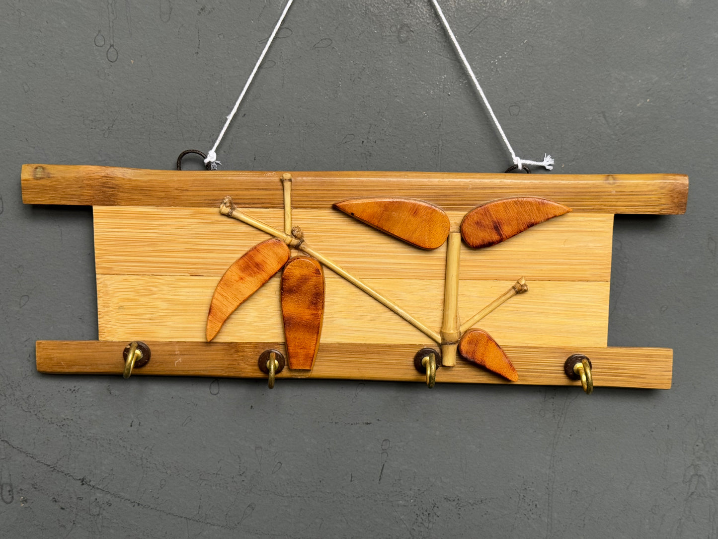 Key holder in bamboo with leaf design - 4 hooks