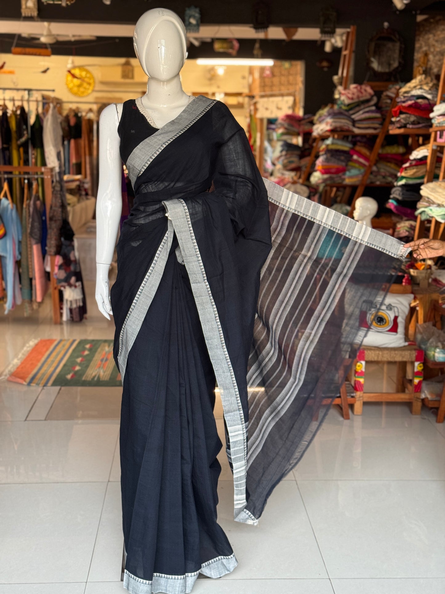 Temple border plain soft handloom cotton saree