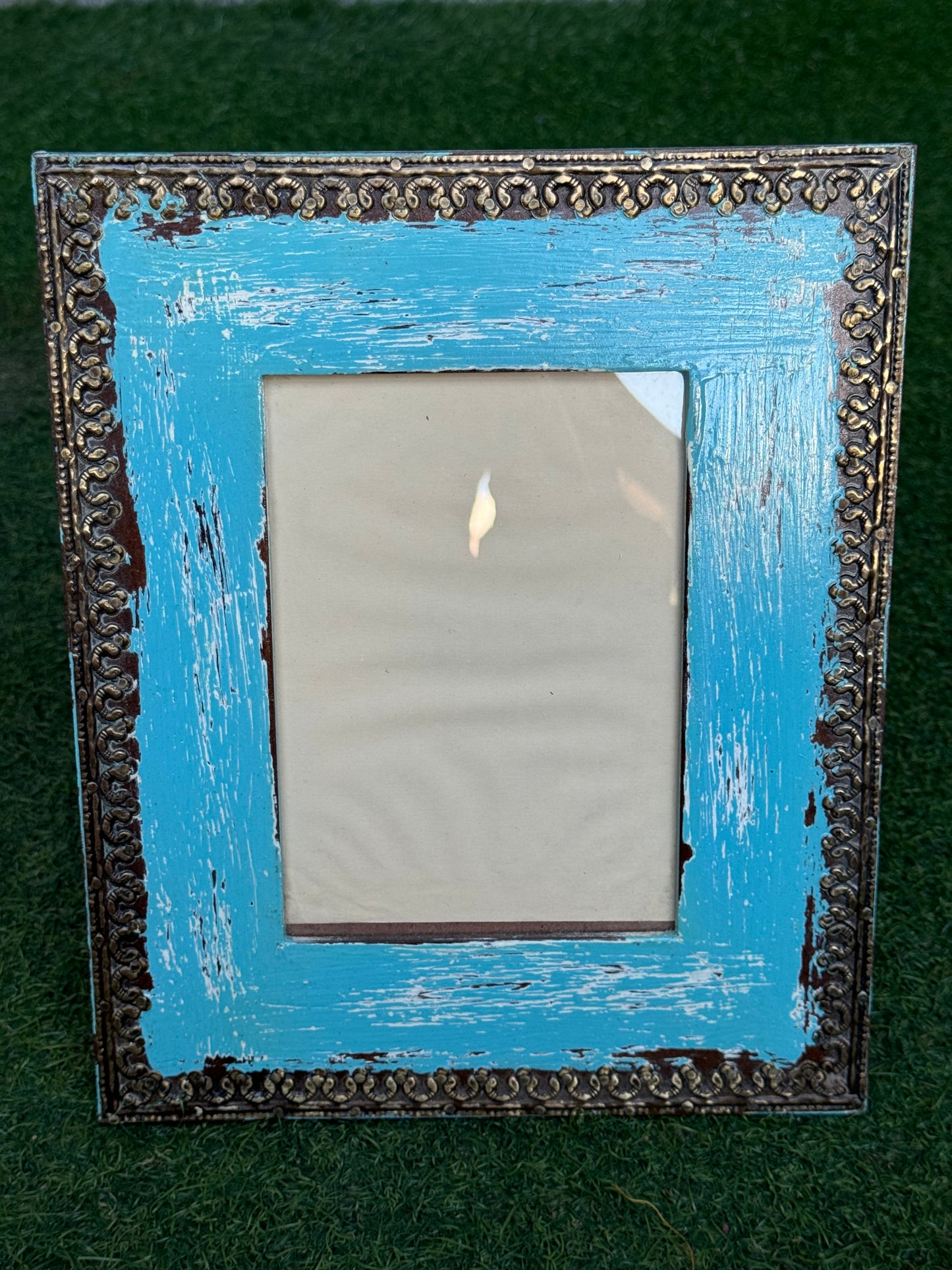 Vintage look hand painted Wooden photo frame with brass borders