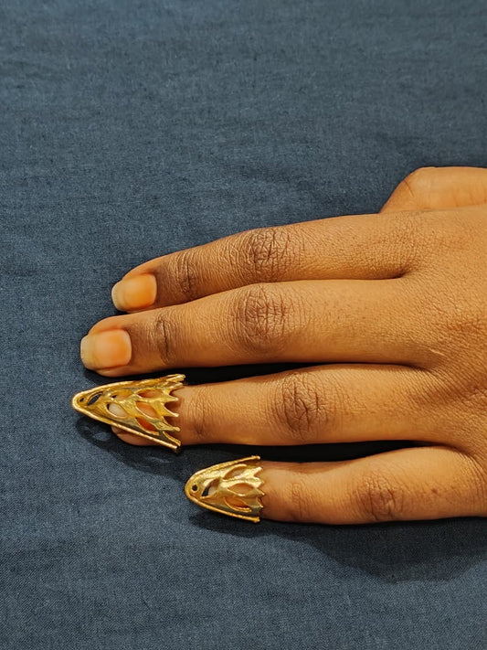 Gold clip on finger nail rings - set of 8 beautiful nail caps