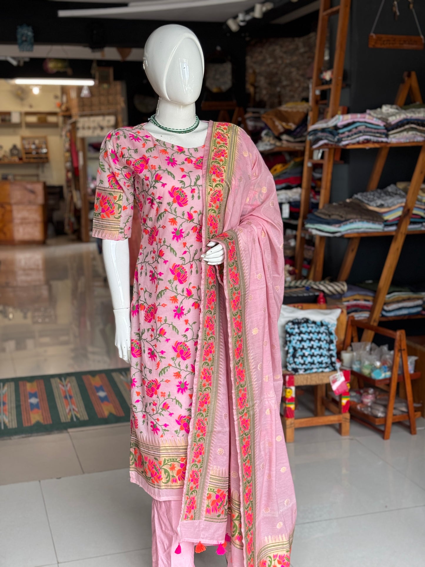 Pink Banarasi floral kurta, dupatta and pants -  3 piece suit set - festive wear set