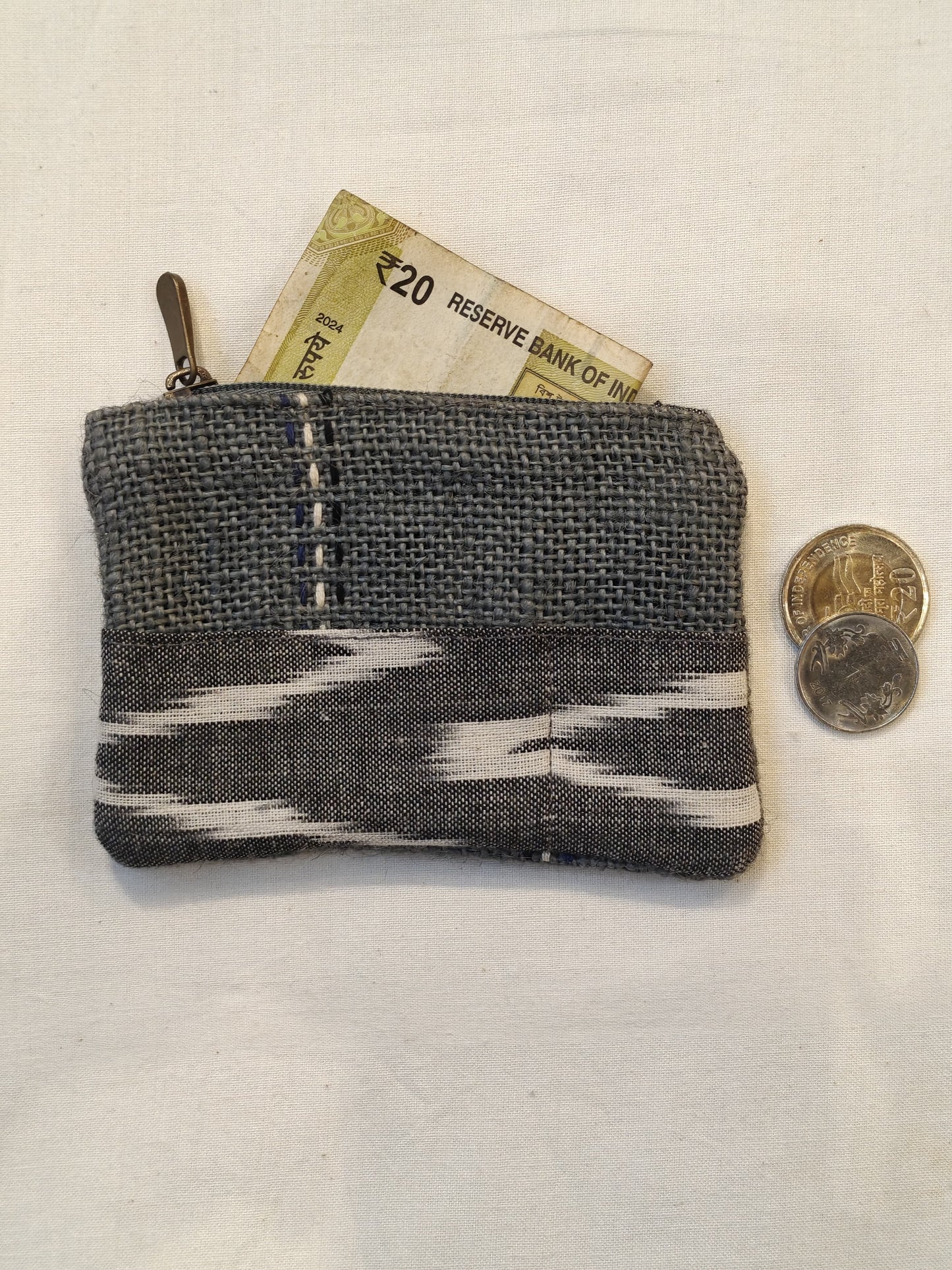Coin pouch - Small jute zipper pouch with fabric panel