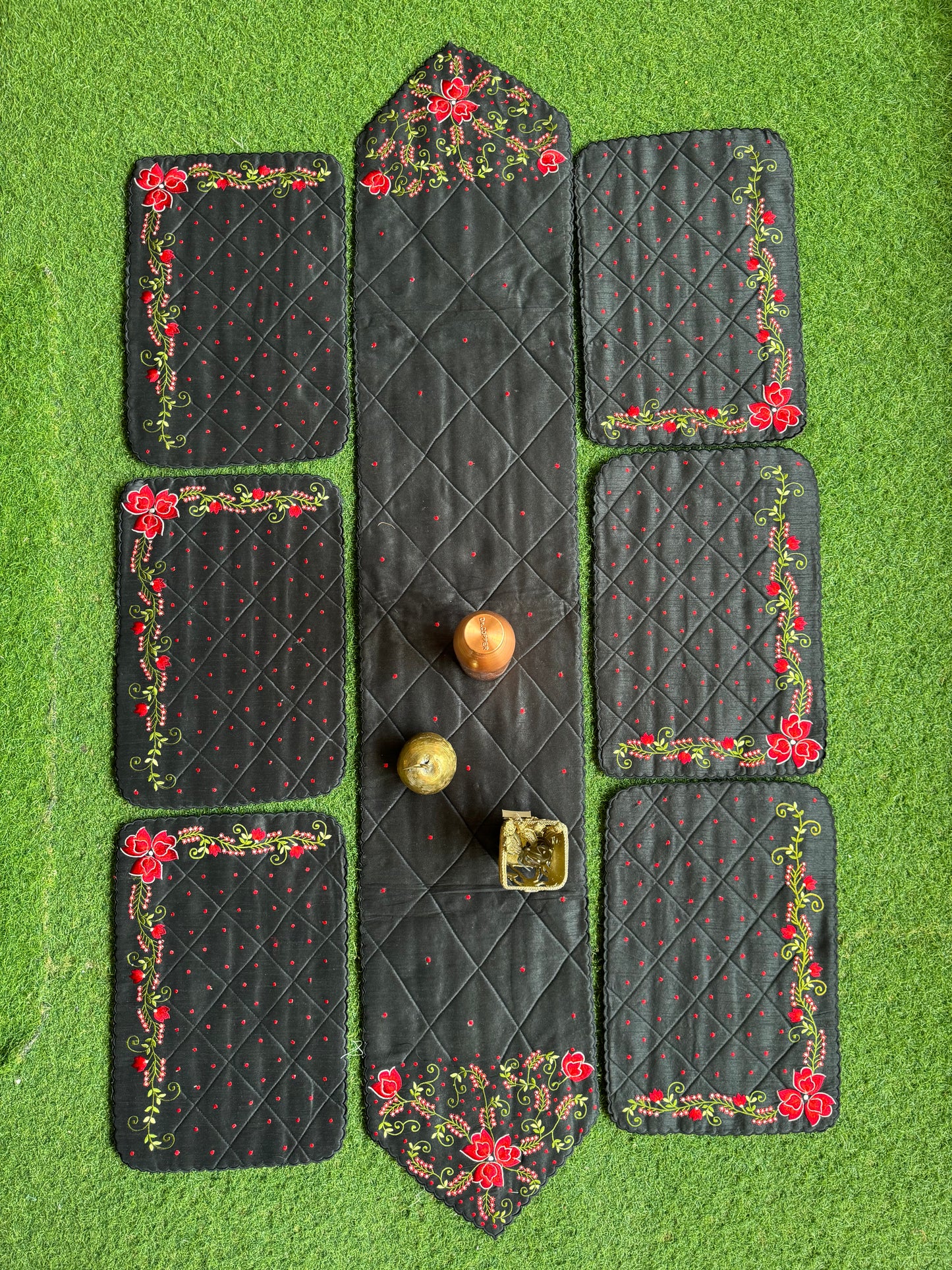 Black floral embroidered, quilted, scallop border 6 place mats set