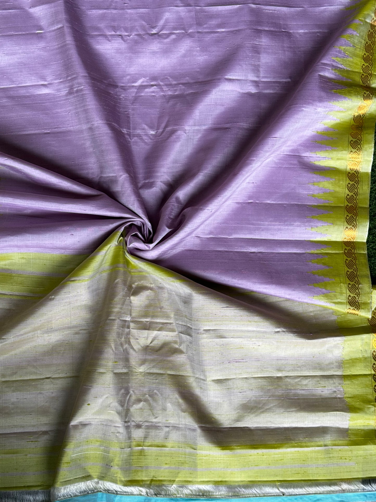 Lavender handloom Gadwal pure raw silk dupatta with green temple kuttu borders