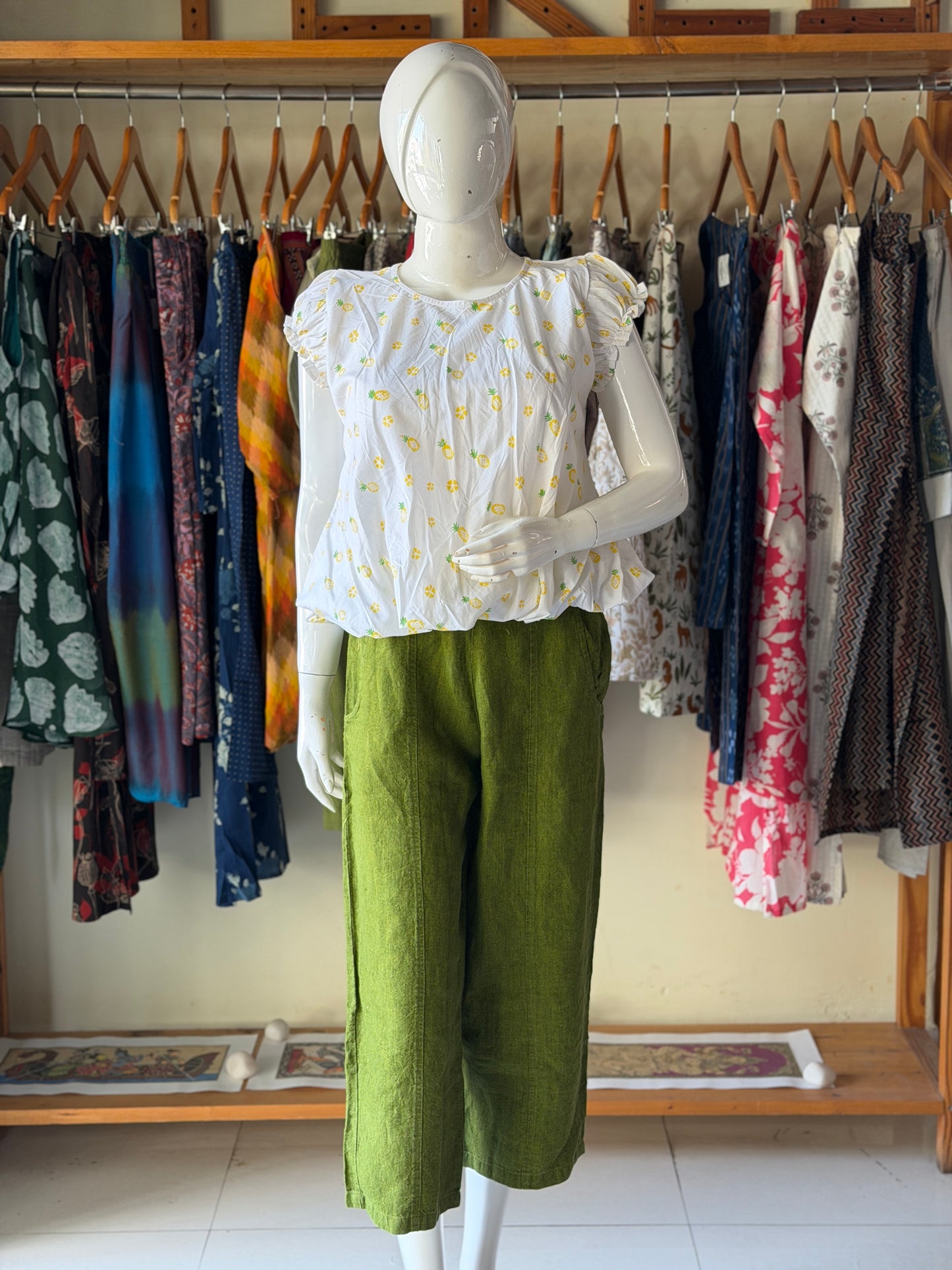 White pineapple design handblock printed balloon cotton top