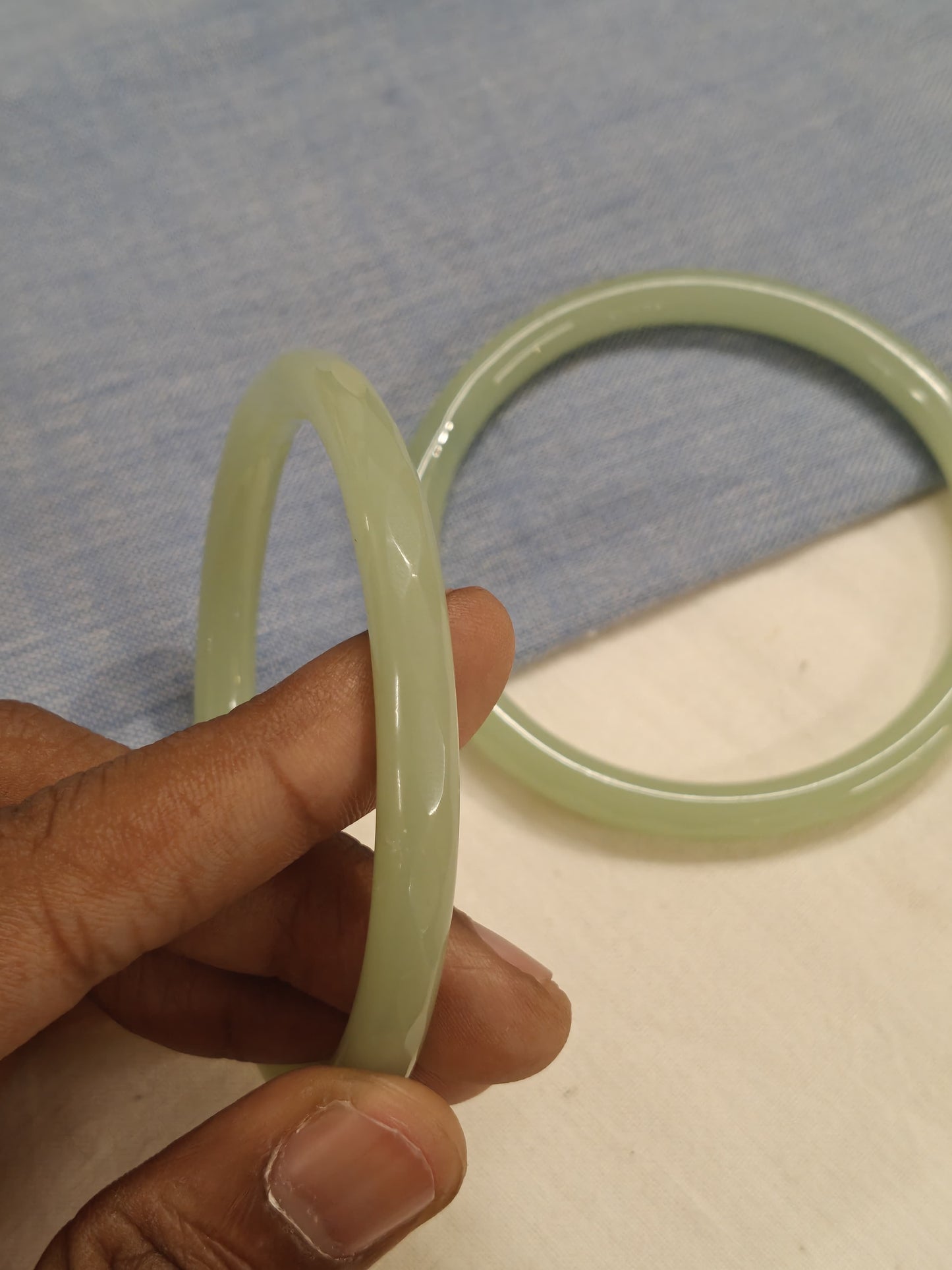 Cut work glass handcrafted bangle - single