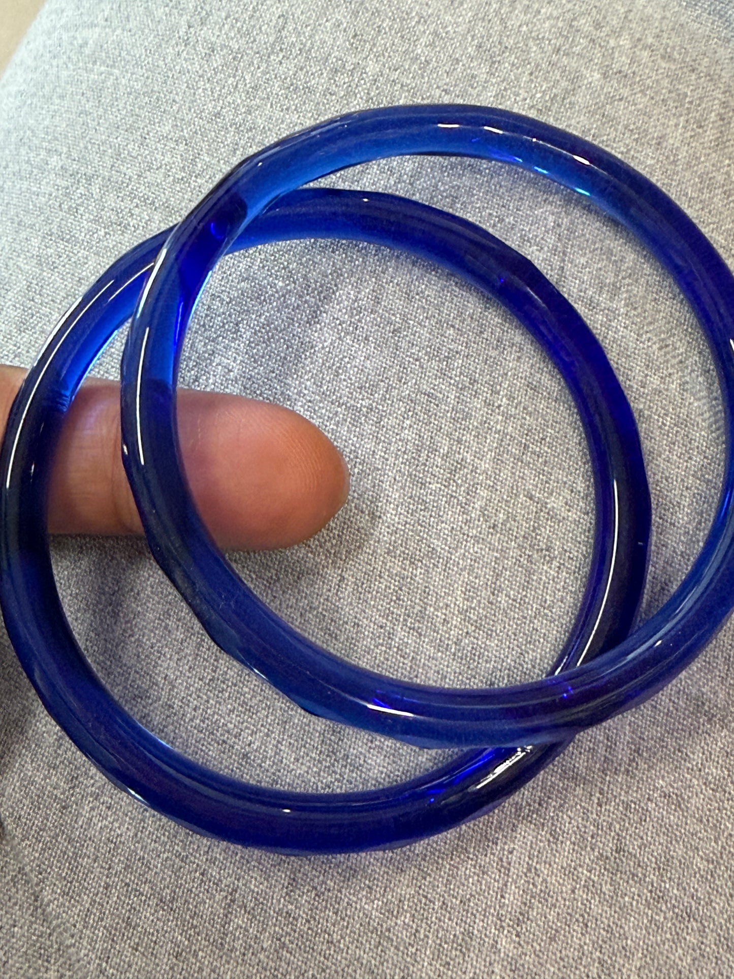 Cut work glass handcrafted bangle - single