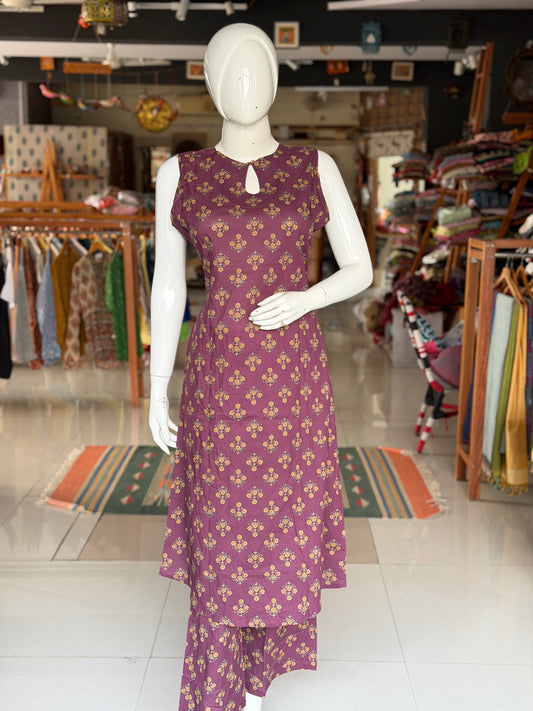 Wine floral kurti, pants - 2 piece coord set - attachable sleeves