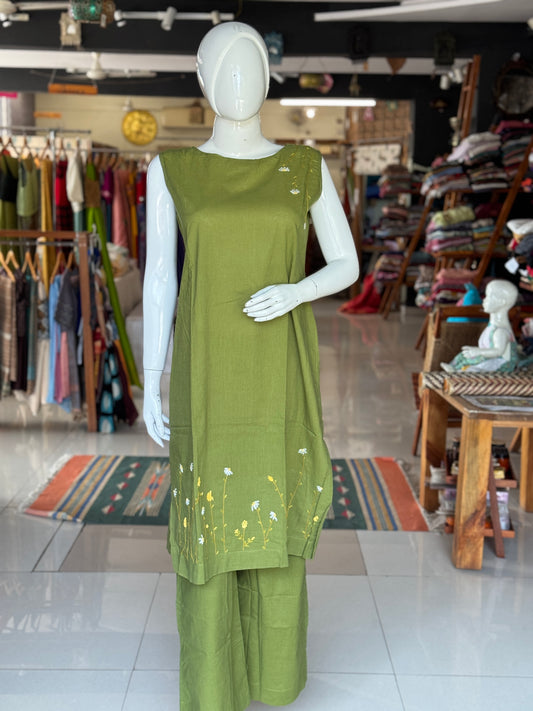 Green hand embroidered cotton kurta pants - 2 piece coord set