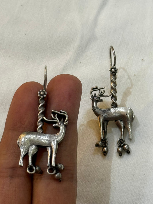 Unique deer shaped hooks - ear rings