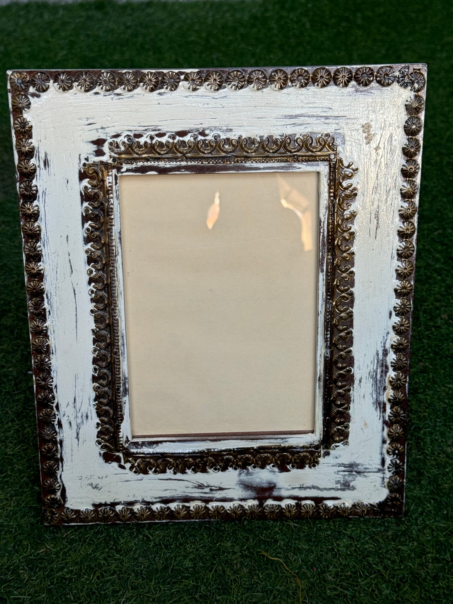 Vintage look hand painted Wooden photo frame with brass borders