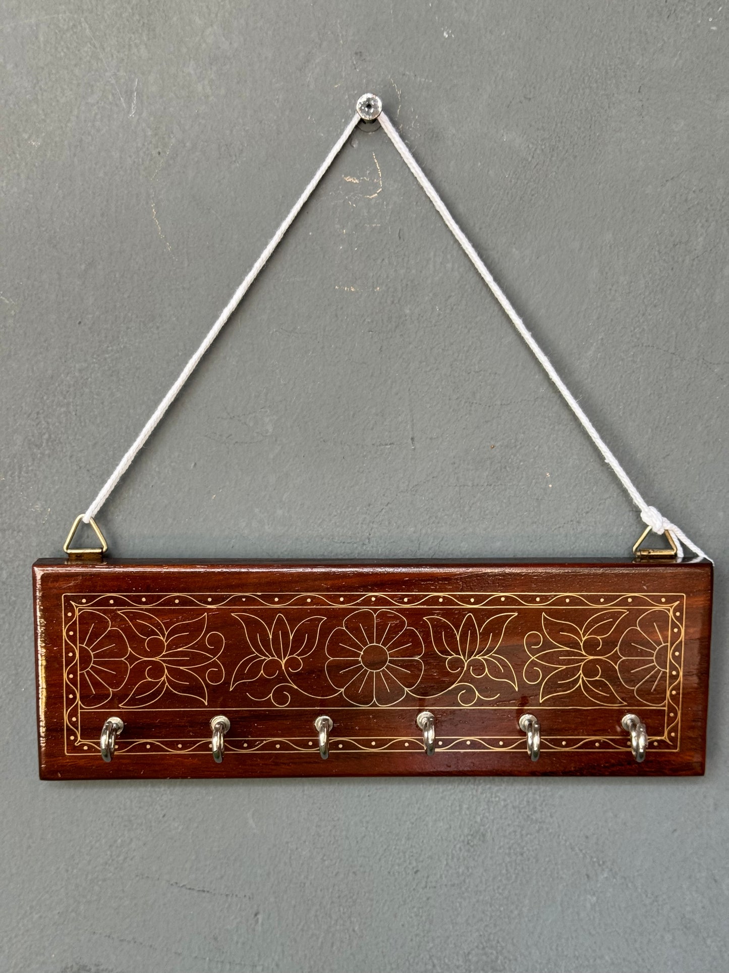 Brass inlay - Tarkashi art Indian rose wood (Sheesham) key hanger