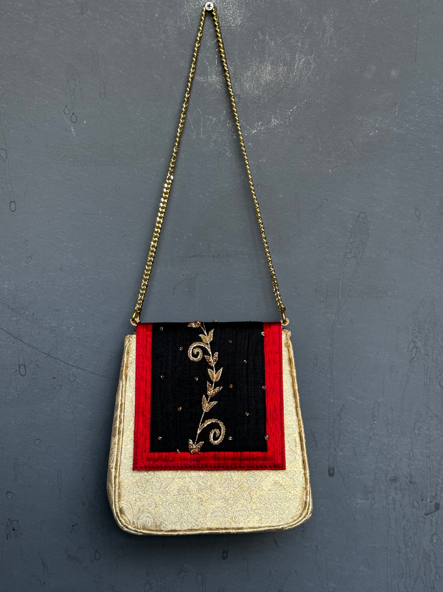 Silk embroidered party bag with chain
