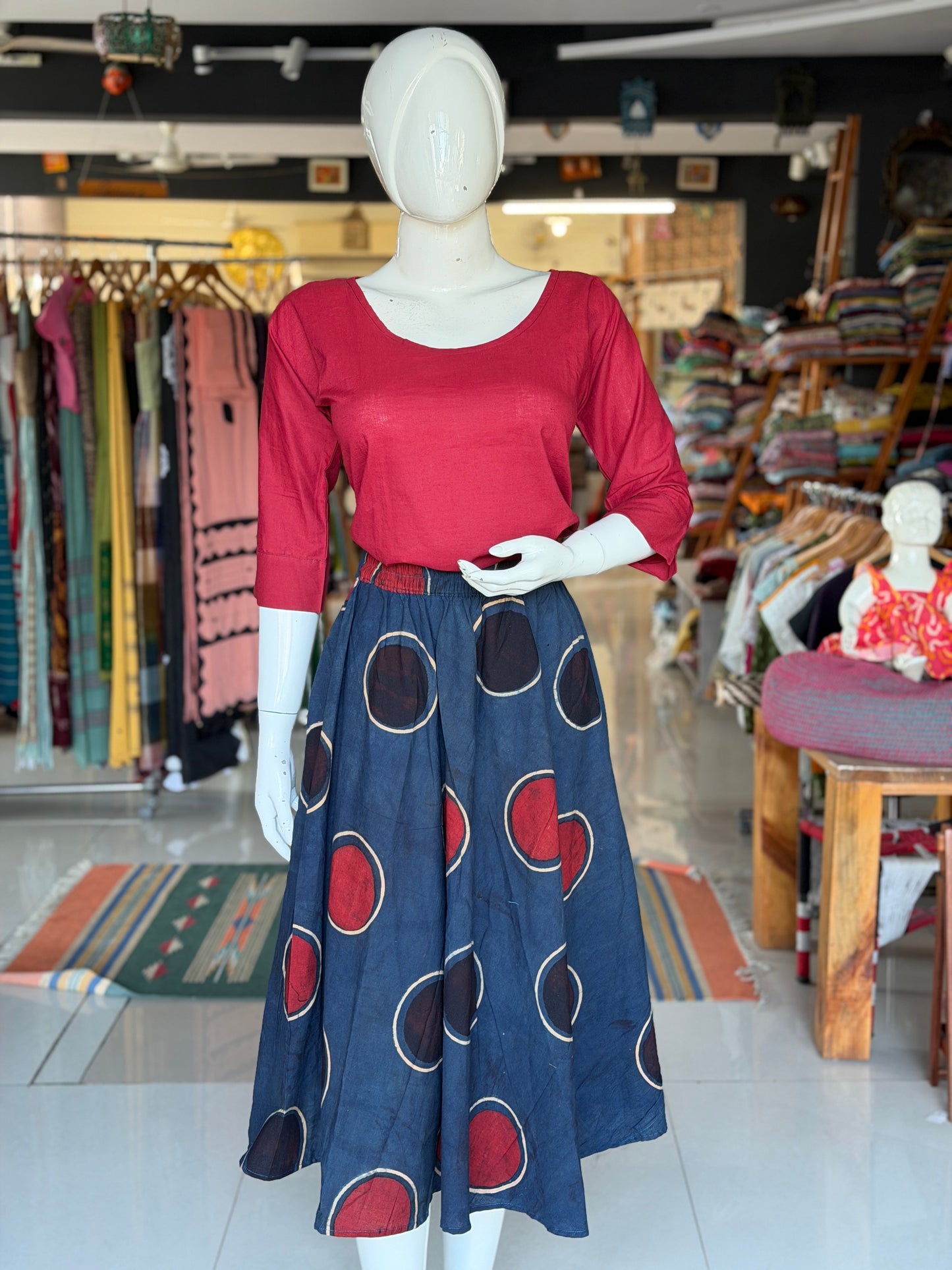 Plain maroon cotton short top with sleeves
