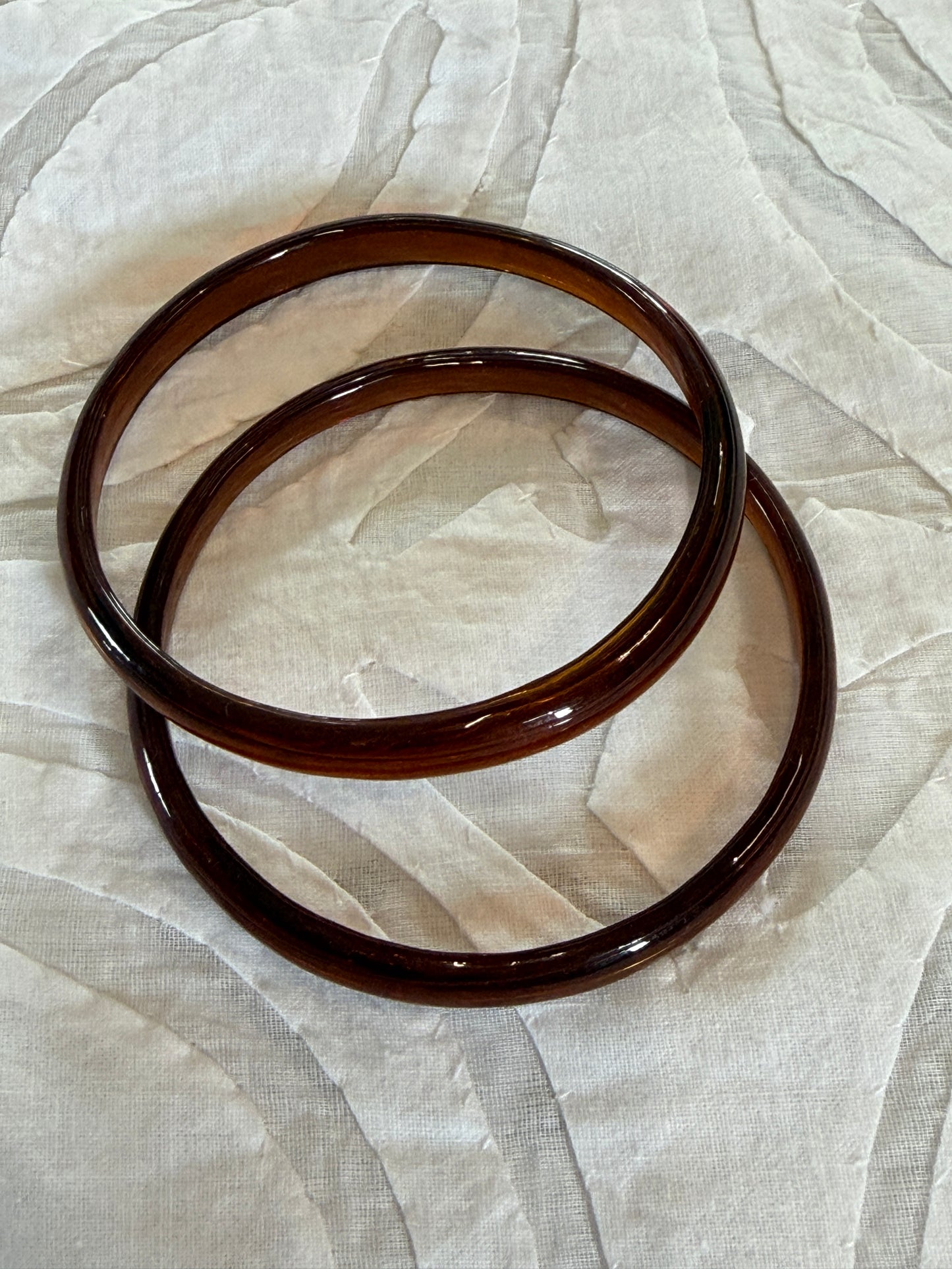 Plain glass handcrafted bangle - single