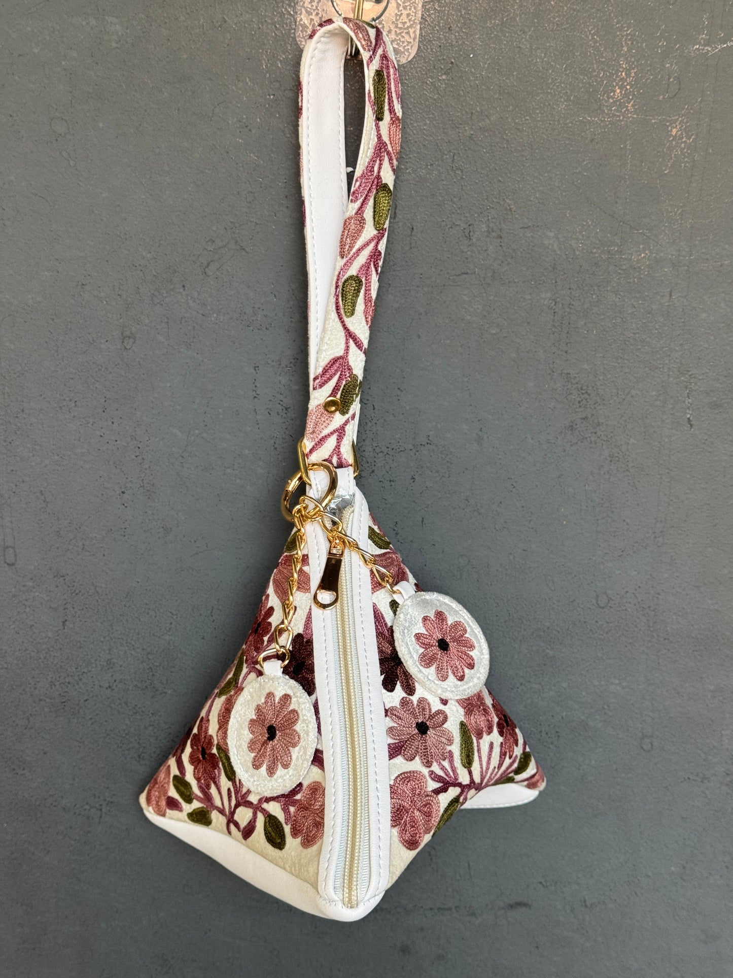 White Kashmiri floral Aari embroidered pyramid potli bag with handle