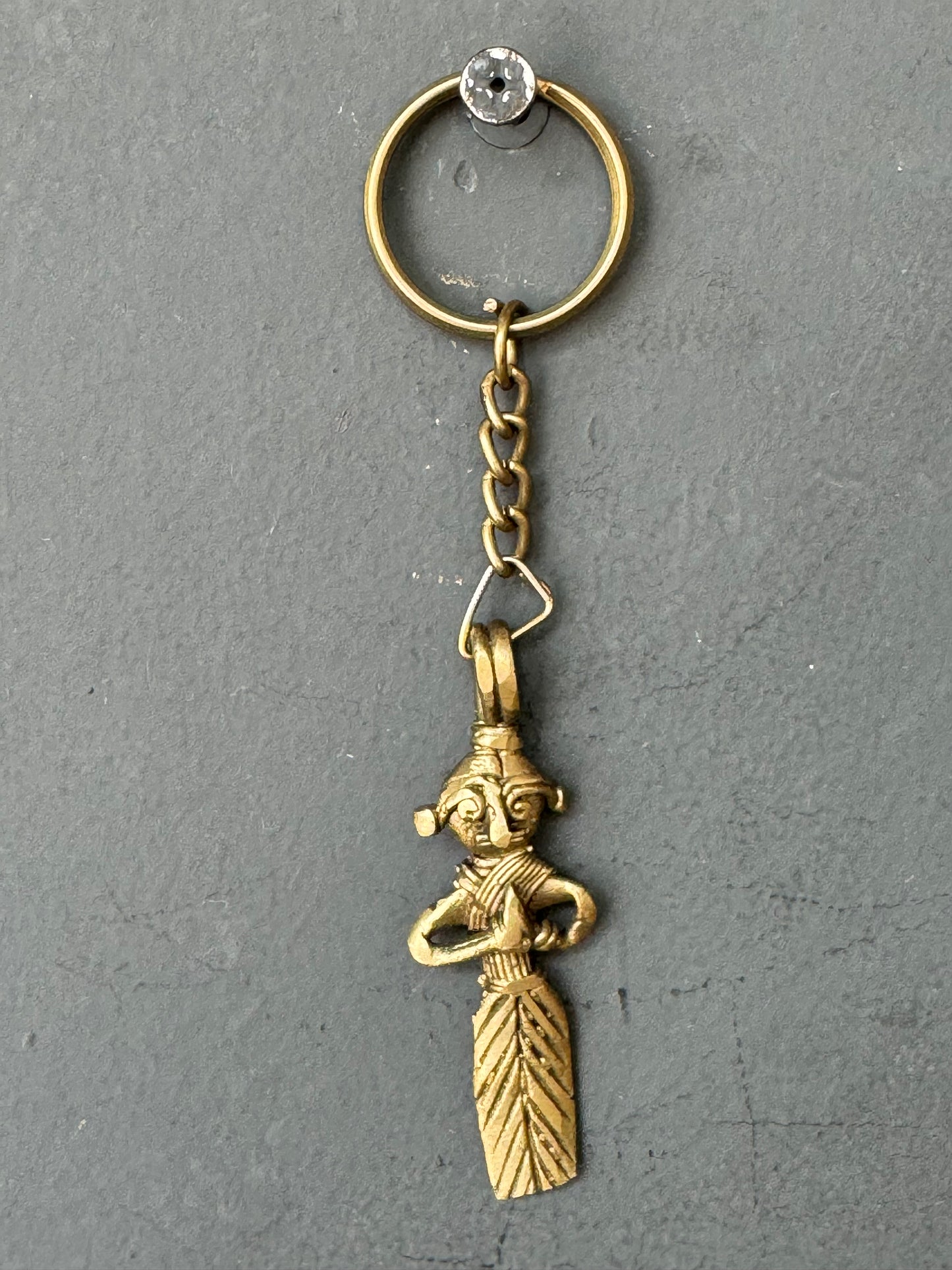 Brass lady key ring - handcrafted in dokra craft