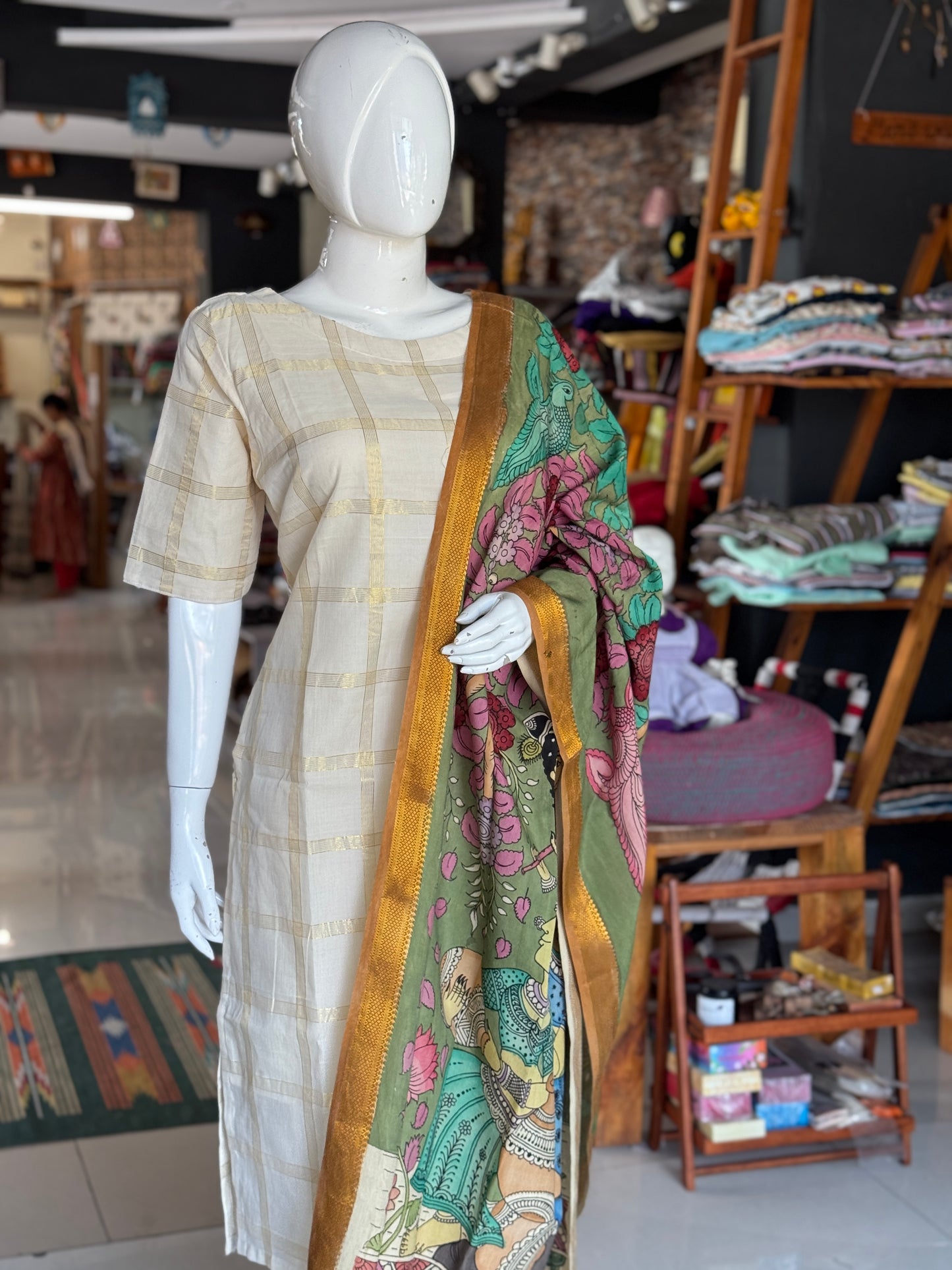 Bangalore Silk hand painted floral pen Kalamkari dupatta