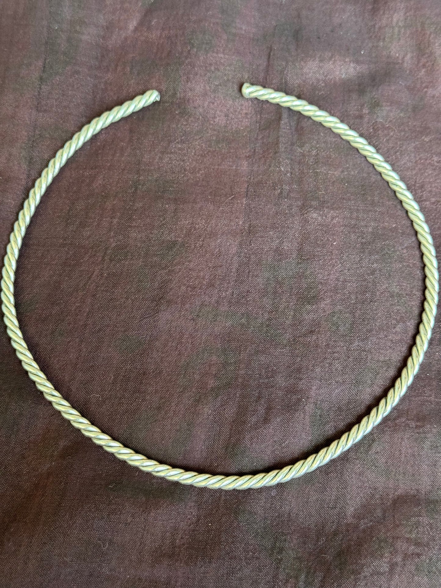 Adjustable hasli choker neckpiece made of brass