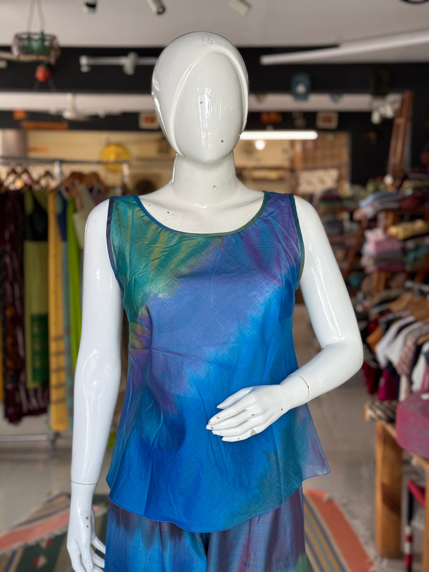 Silk tie n dye sleeveless top with back v-neck