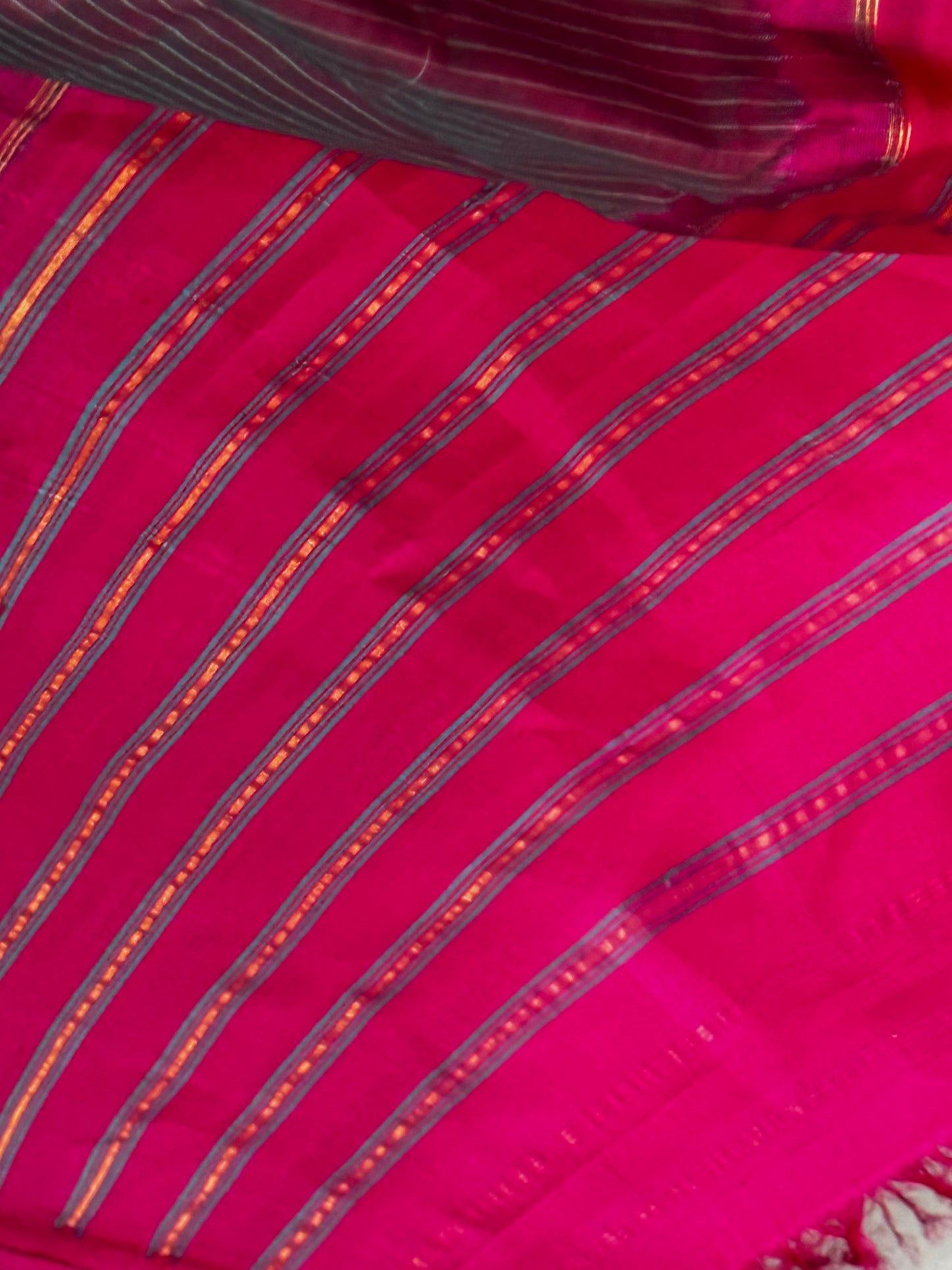 Handwoven Gadwal cotton saree with bright pink pure silk pallu and borders