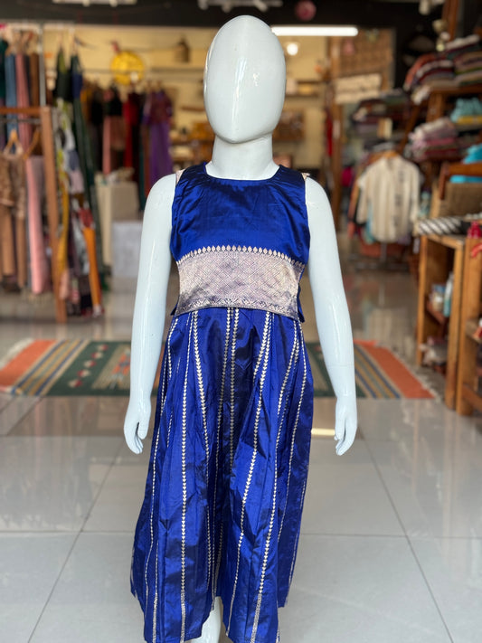 Royal blue handwoven pure silk lehenga (pattu langa jacket) blouse set