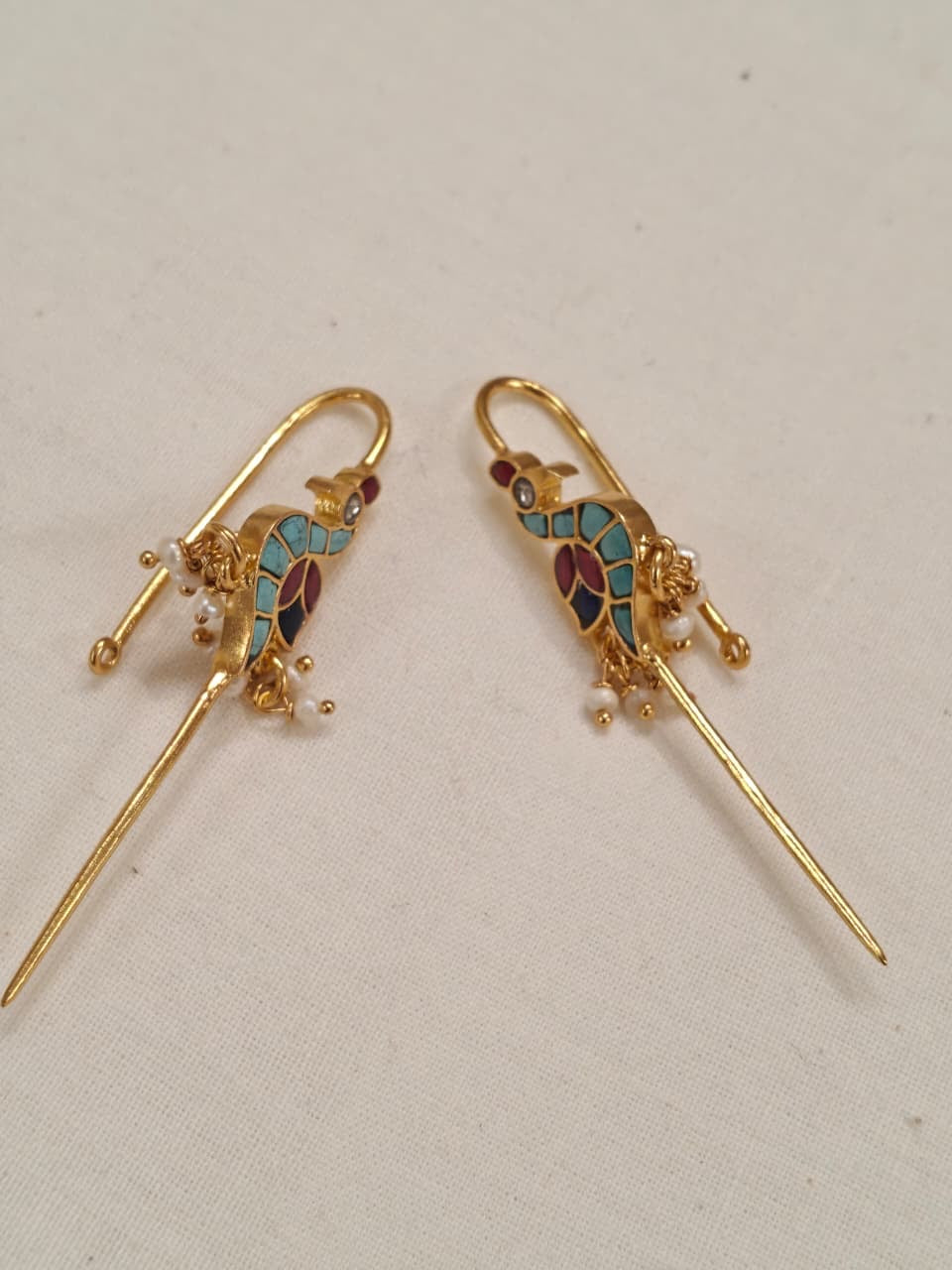 Birds silver ear bugidis / clip on - click to see color options