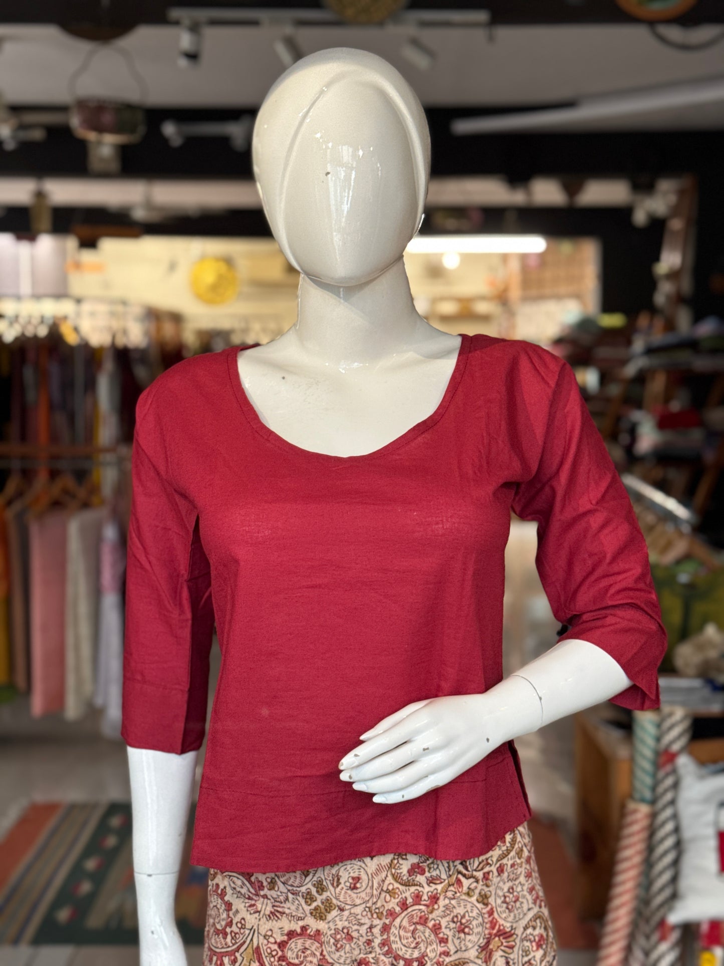 Plain maroon cotton short top with sleeves