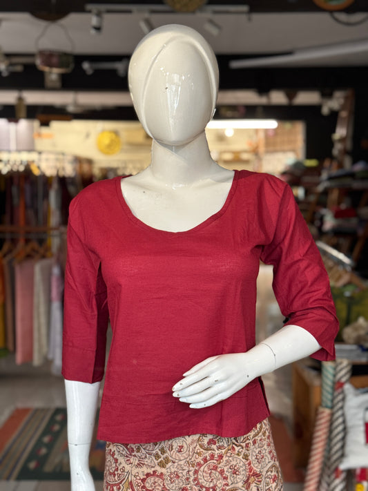 Plain maroon cotton short top with sleeves