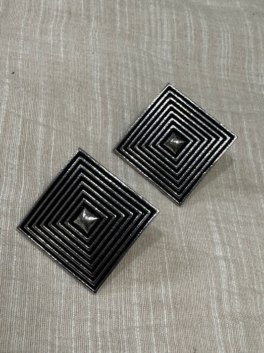 Concentric diamond shaped oxidised ear studs