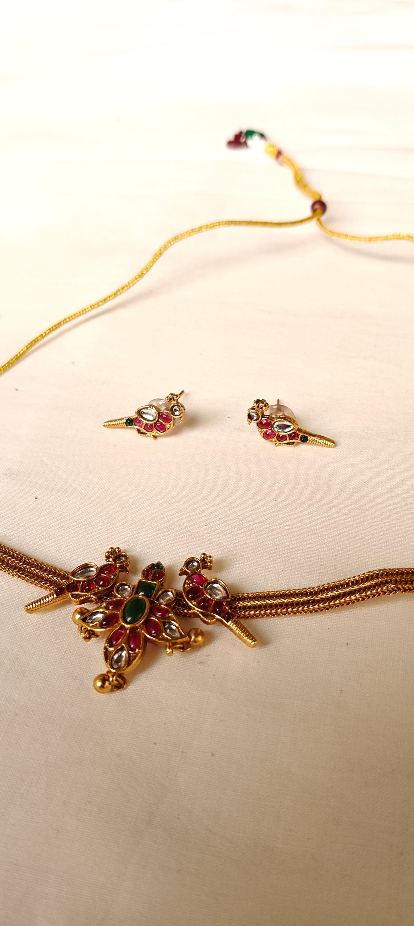 Two birdies neckpiece earrings set - pink green stones