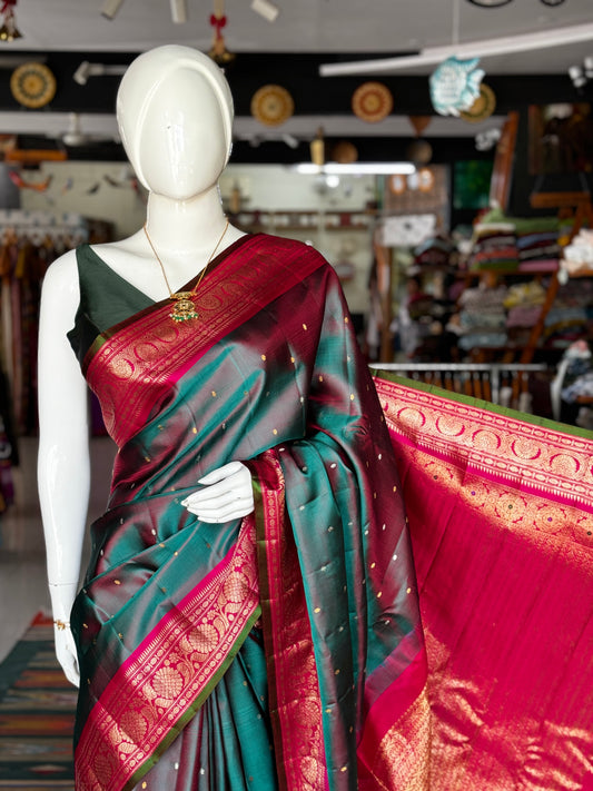 Green and pink dual tone pure silk twill weave handwoven Gadwal saree