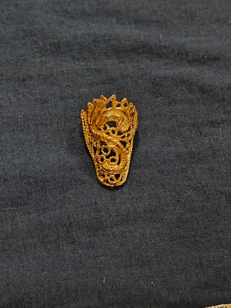 Gold clip on finger nail rings - set of 8 beautiful nail caps