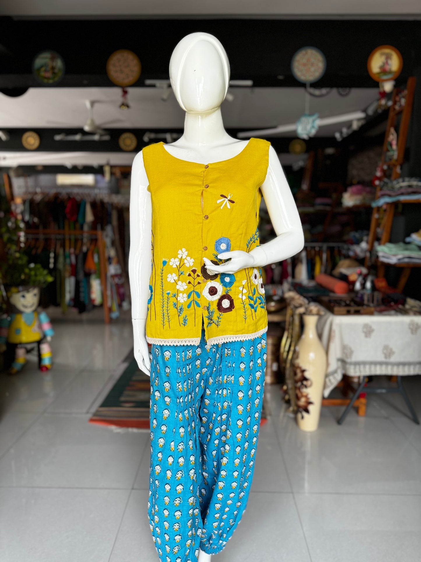 Quirky expressions of a saree clad lady - cotton free sized harem style pleated pants