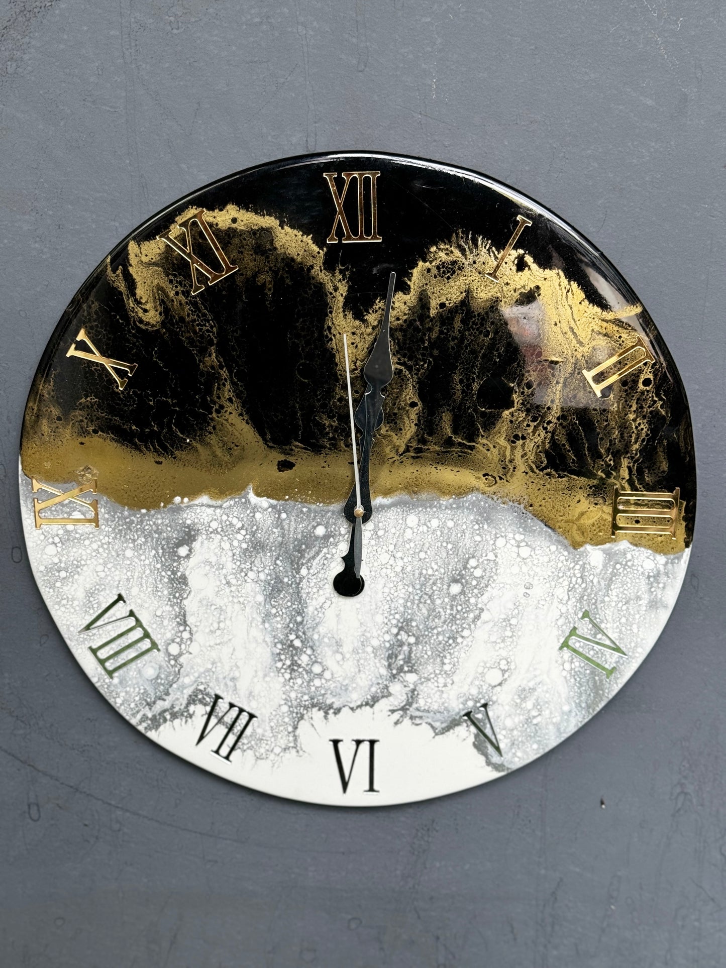 Black, white and gold resin wall clock 16 inches size