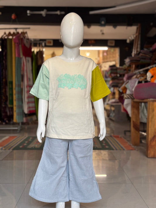 Cream cotton Tshirt with different colored sleeves for children