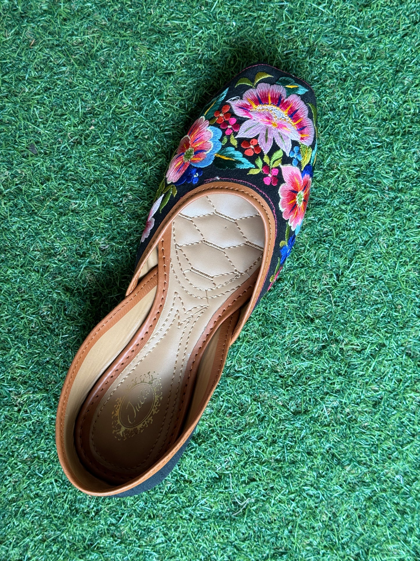 Embroidered juttis  - slay in style