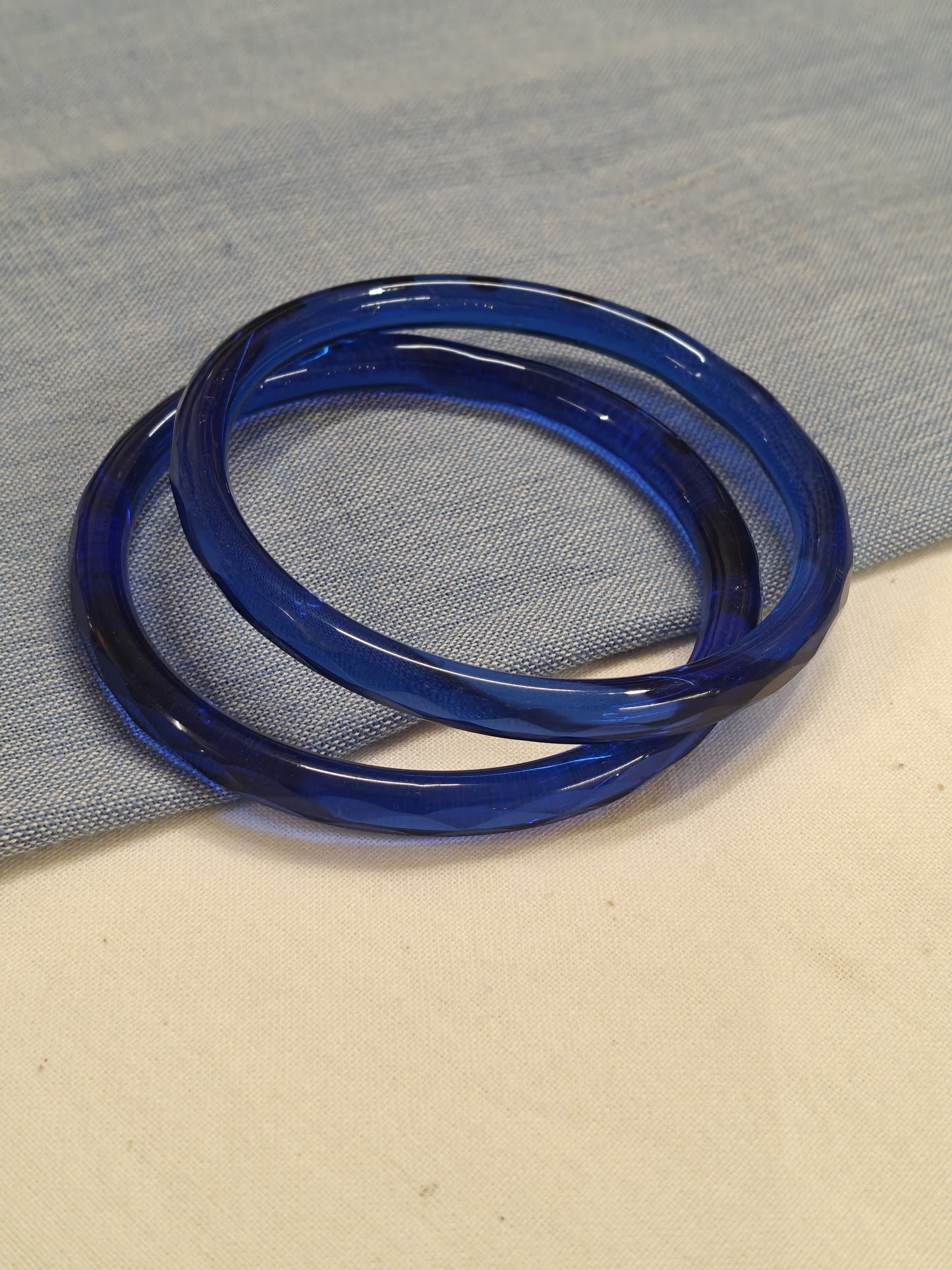 Cut work glass handcrafted bangle - single