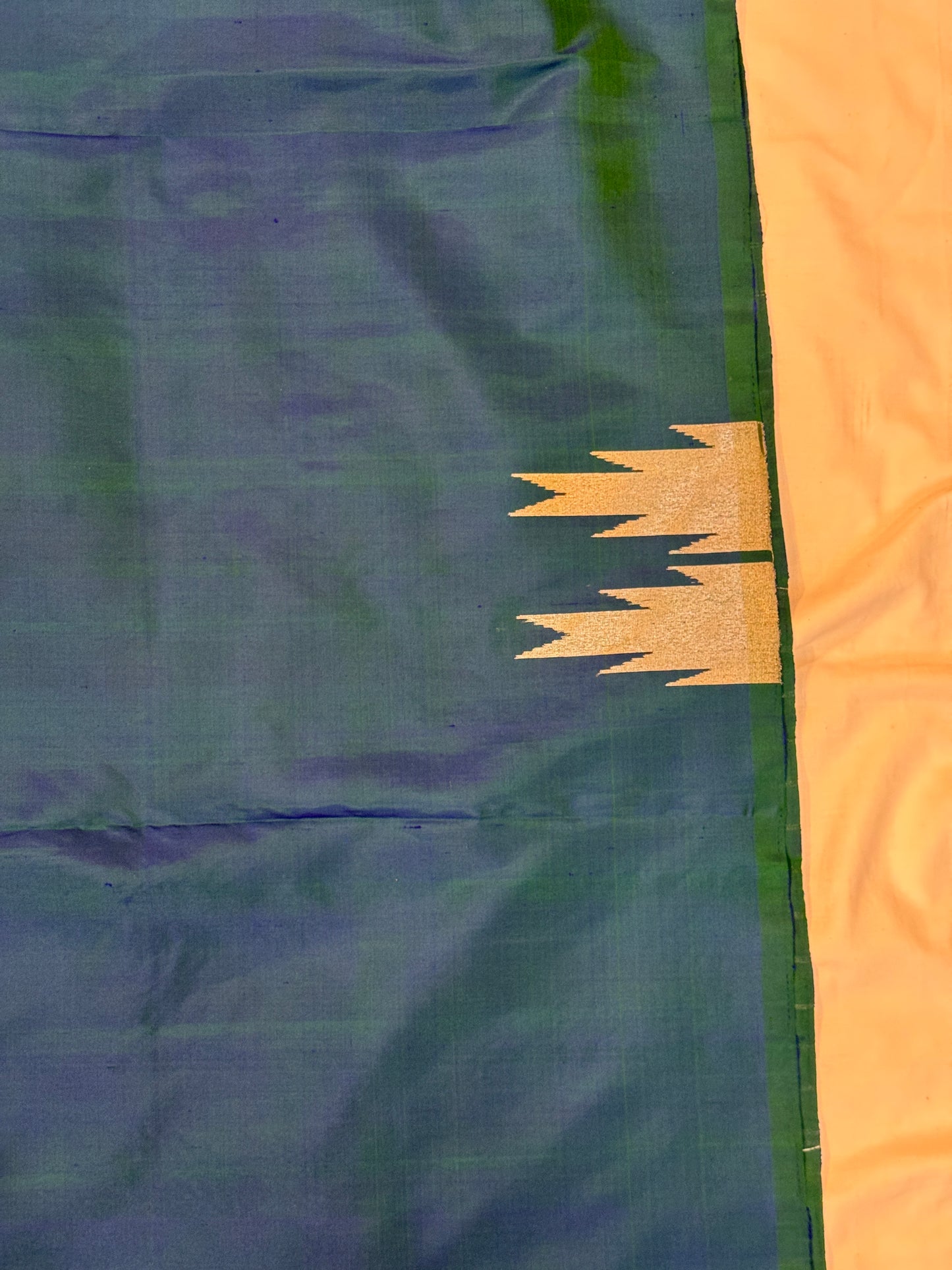 Turquoise n silver pure silk handwoven Gadwal 8 kol saree with unstitched blouse