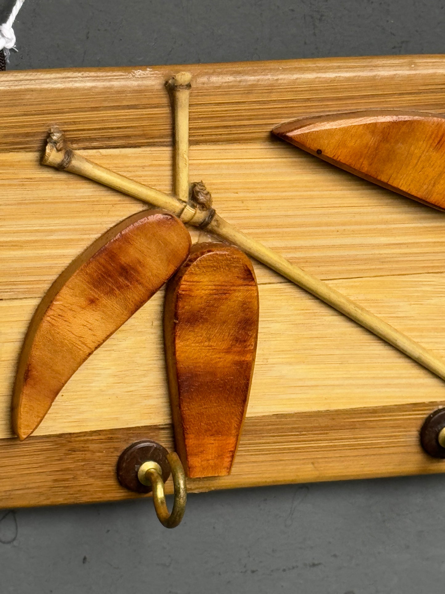 Key holder in bamboo with leaf design - 4 hooks