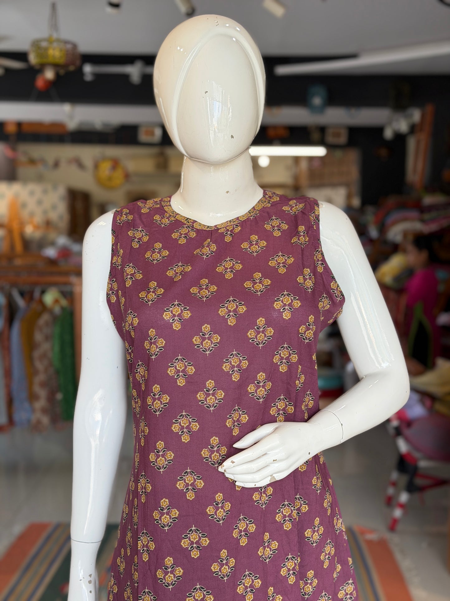Wine floral kurti, pants - 2 piece coord set - attachable sleeves