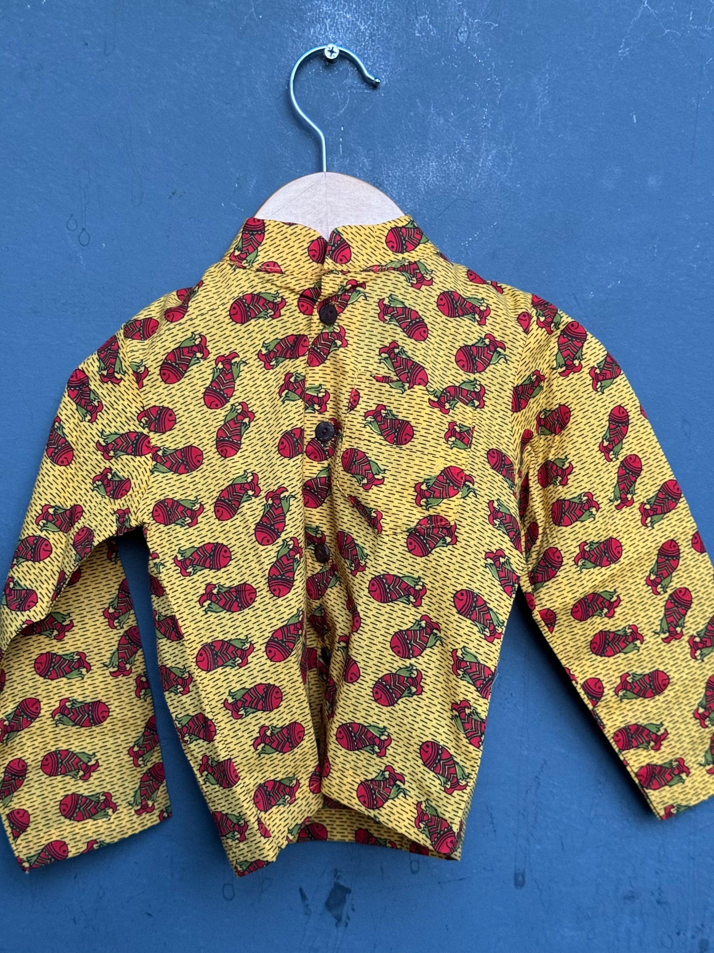 Yellow fish in water hand block print cotton band collared shirt for boys