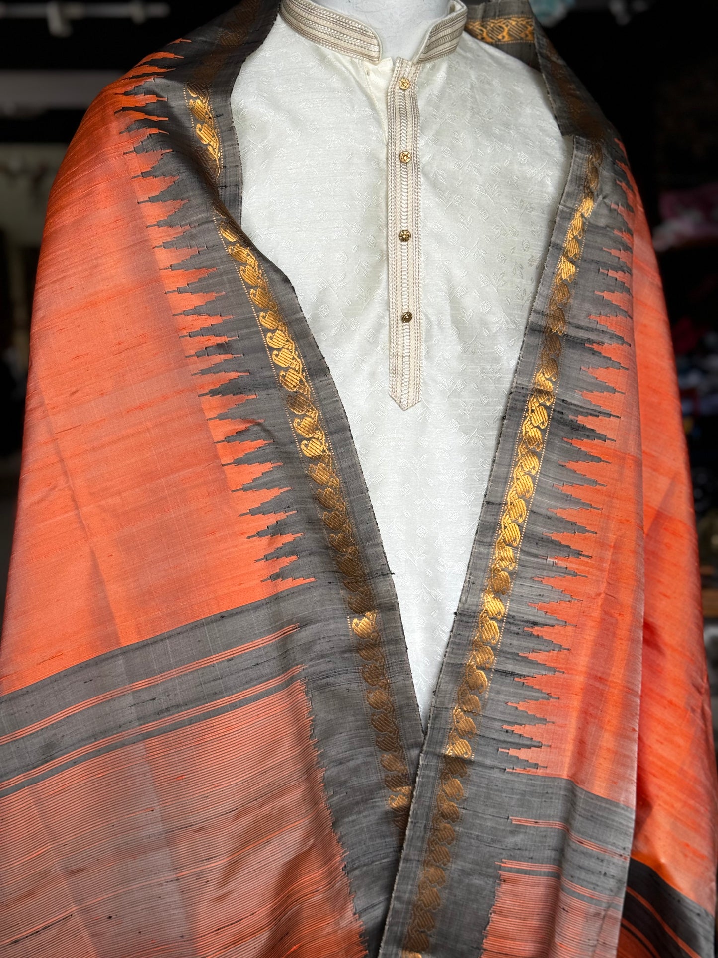 Peach handloom Gadwal pure raw silk dupatta with grey temple kuttu borders