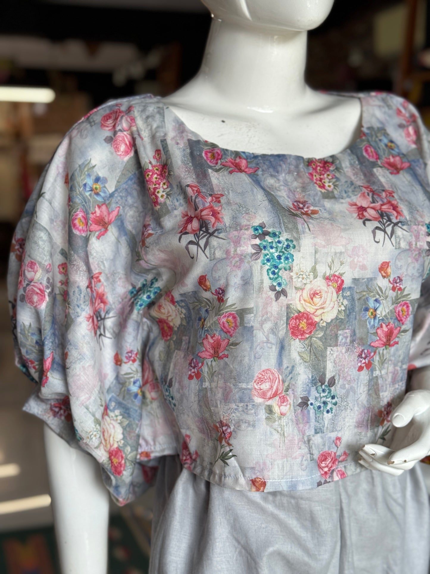 Floral Digital printed mixed cotton fancy shoulder sleeve crop top / blouse