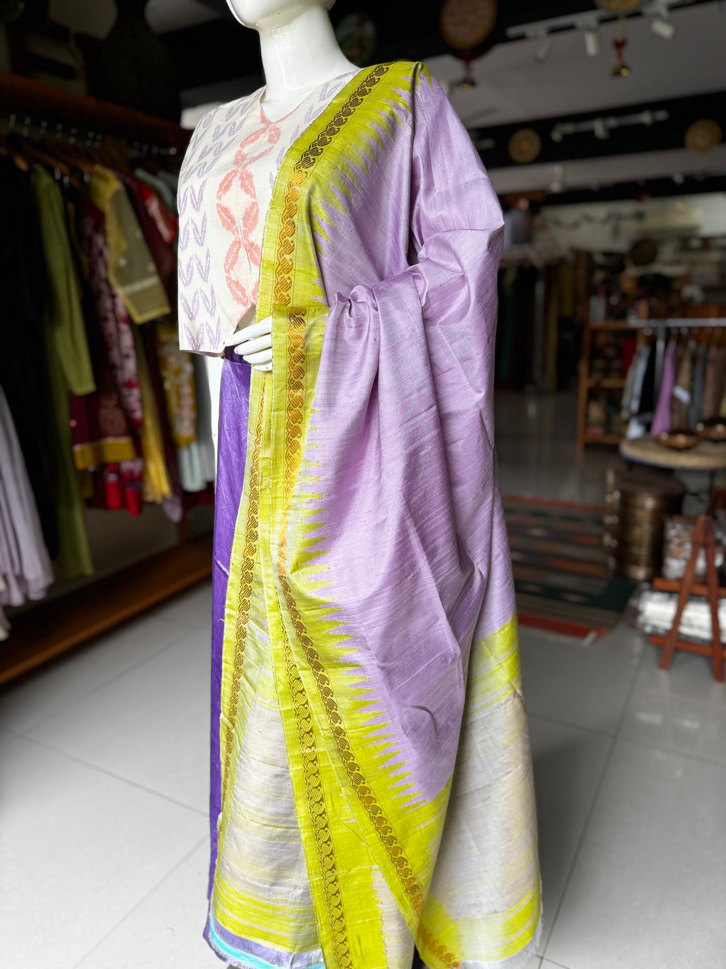 Lavender handloom Gadwal pure raw silk dupatta with green temple kuttu borders