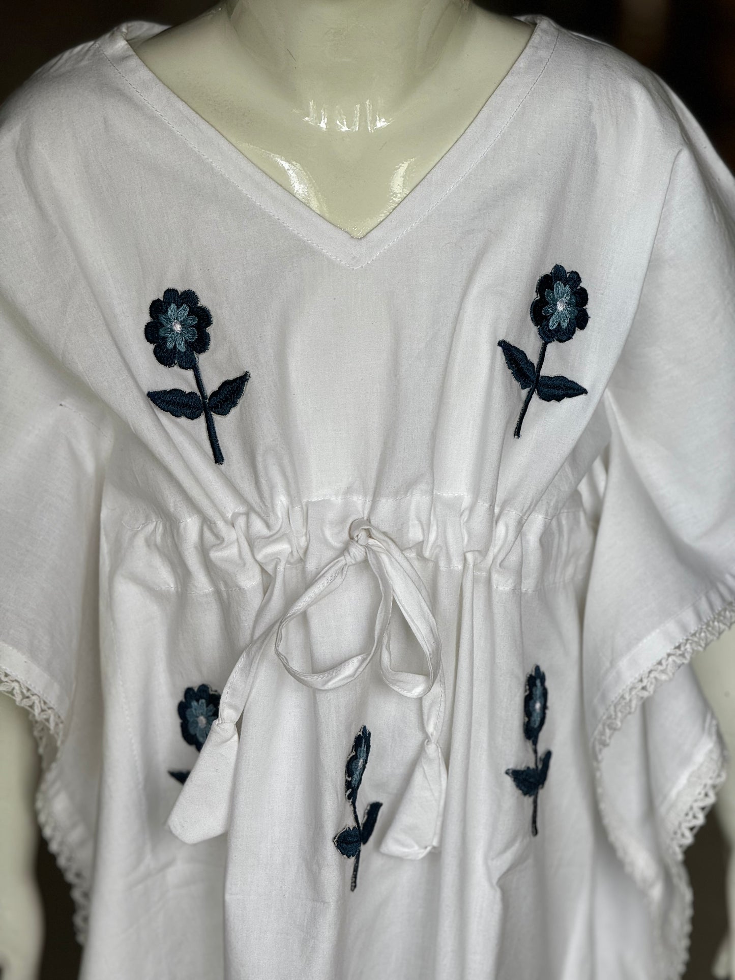 White cotton kaftan with floral embroidery and lace - for girls