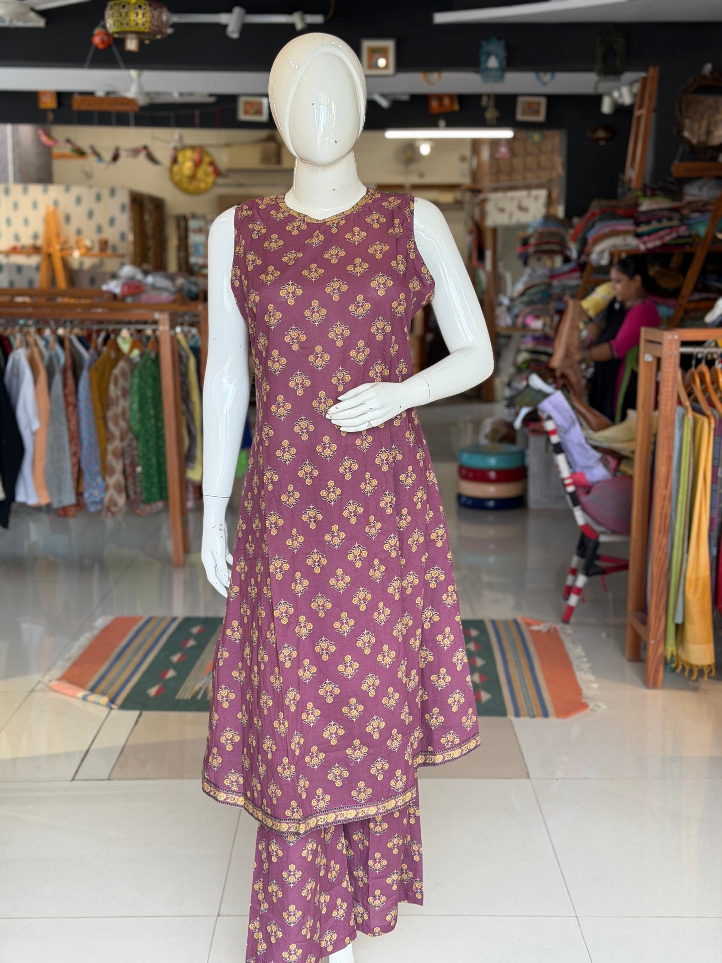 Wine floral kurti, pants - 2 piece coord set - attachable sleeves