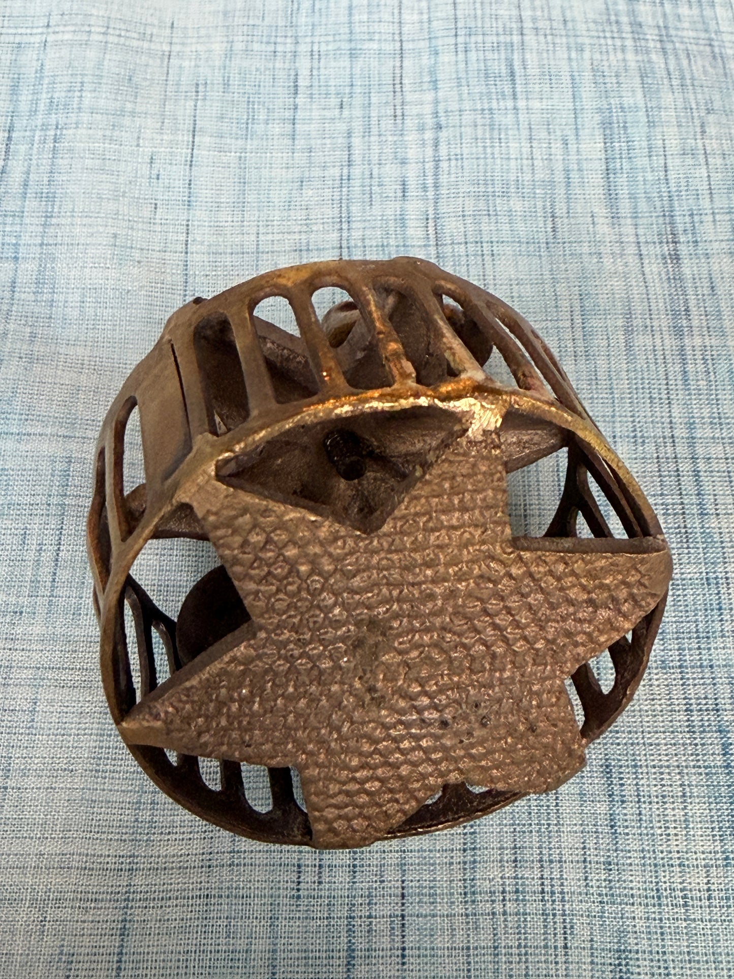 Vintage stretching cat design brass scrubber with bell - handcrafted traditional piece